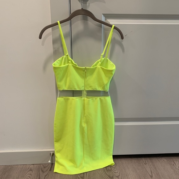 Neon yellow mini dress, size 8 UK size 4 US, worn once & in perfect condition - Picture 2 of 5